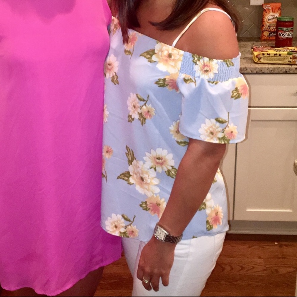 Blue floral top